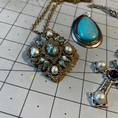 Extra Stately Collection of Necklaces. 