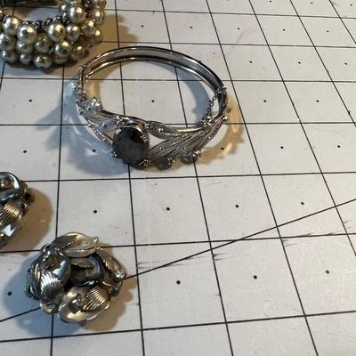 Smokin Hot - Smokey Earrings Bracelet and Pin