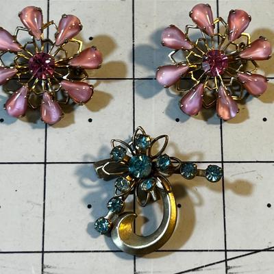 3 Vintage Pins 2 Pink & 1 Blue