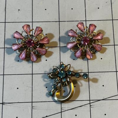 3 Vintage Pins 2 Pink & 1 Blue