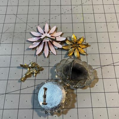 5 Vintage Pins