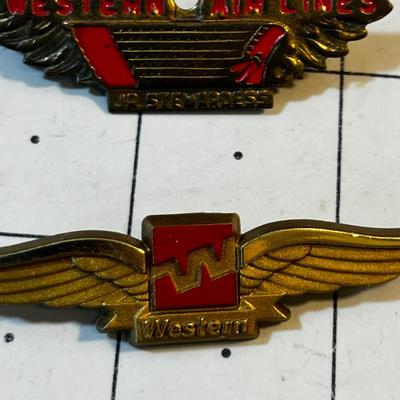 2 Sets of Airline Wings 