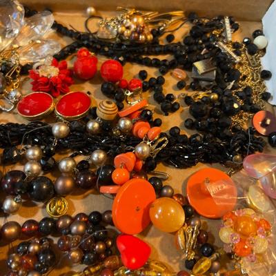 Tray of Costume Jewelry Mixed Lot