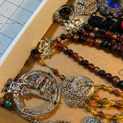 Tray of Costume Jewelry Mixed Lot