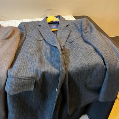 2 Western Style Men's Jackets