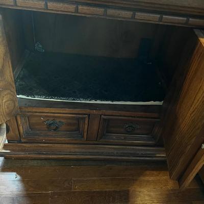 2 Matching Night Stands  Link-Taylor