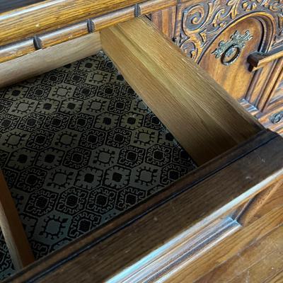 9- Drawer Dresser  OAK - Link-Taylor