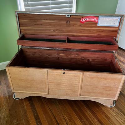 LANE CEDAR Chest 