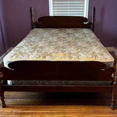 Mahogany Pine Cone Bed with Mattress FULL Size