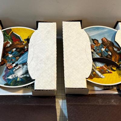 Pair of Wizard of Oz Plates 