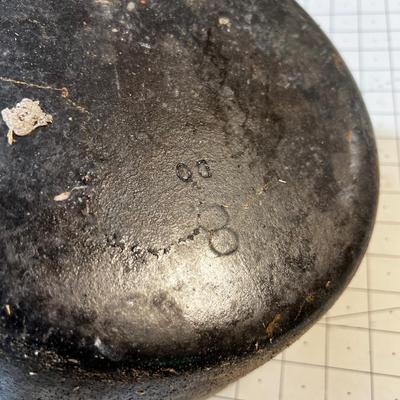 Cast Iron Dutch Oven  w Lid 10" No Name
