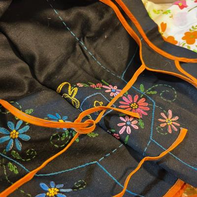 Great Vintage Mixed Linen Lot: Pillows, Aprons, Doylies, Embroidery work, Crewel, etc.,