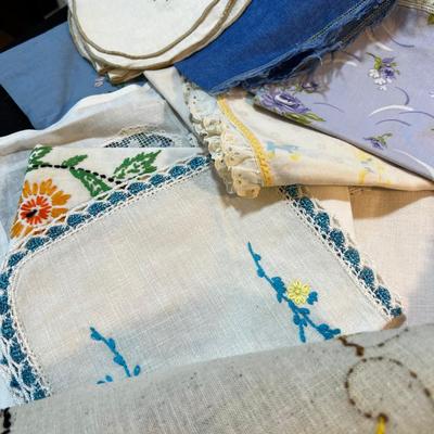 Great Vintage Mixed Linen Lot: Pillows, Aprons, Doylies, Embroidery work, Crewel, etc.,