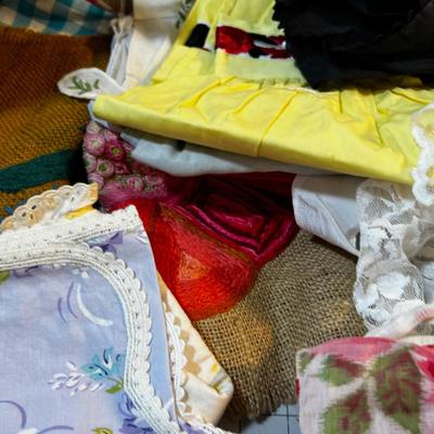 Great Vintage Mixed Linen Lot: Pillows, Aprons, Doylies, Embroidery work, Crewel, etc.,