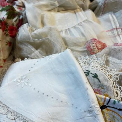 Great Vintage Mixed Linen Lot: Pillows, Aprons, Doylies, Embroidery work, Crewel, etc.,