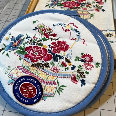 2- Hot Pad & Tea Towel Sets