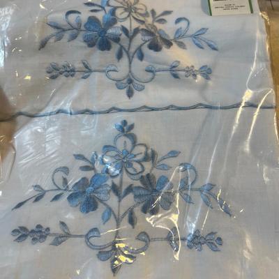 NEW Set of Pillow Cases