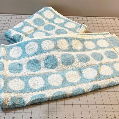 2 Mid Century Bath Towels Blue and White with Gold Thread. N