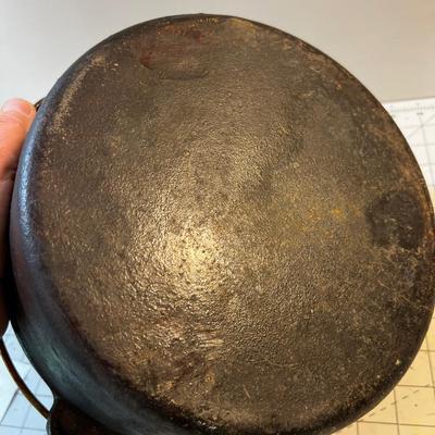 Cast Iron Dutch Oven  w Lid 10" No Name