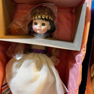 2 - Madam  Alexander 14" Salome and Isolde 