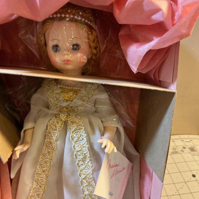 2 - Madam  Alexander 14" Salome and Isolde 