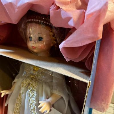 2 - Madam  Alexander 14" Salome and Isolde 