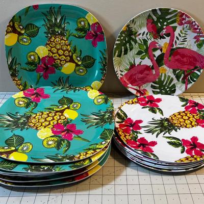 Plastic Pineapple and Flamingo Plates for the Outdoor Party