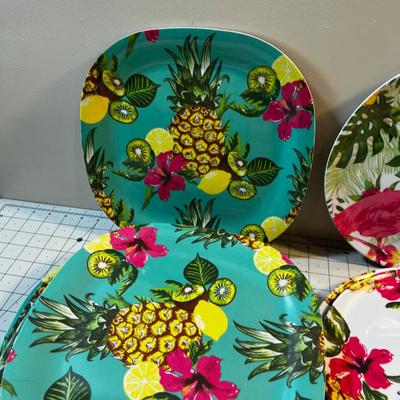 Plastic Pineapple and Flamingo Plates for the Outdoor Party