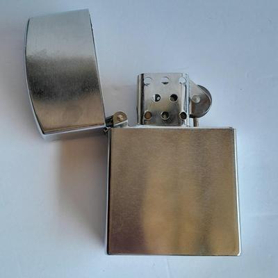 Gigantic Zippo like lighter really does work! Gimme all the light!