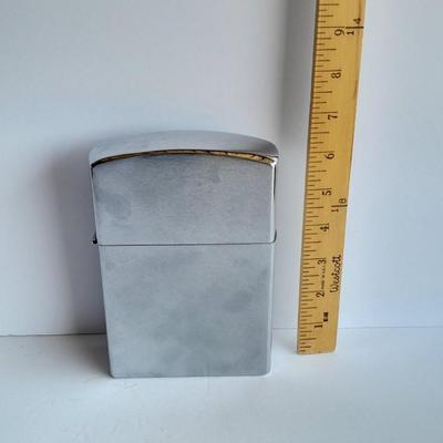 Gigantic Zippo like lighter really does work! Gimme all the light!