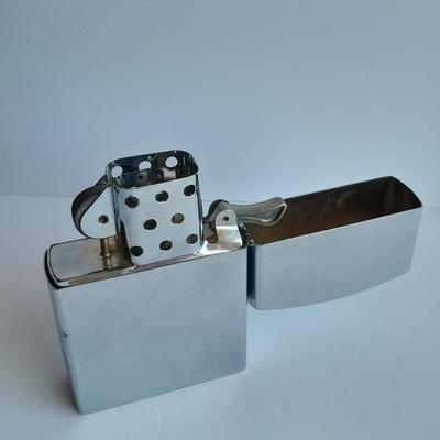 Gigantic Zippo like lighter really does work! Gimme all the light!