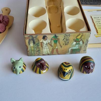 Lift the lid on Mummies Treasure filled kit with Two books on Mummies