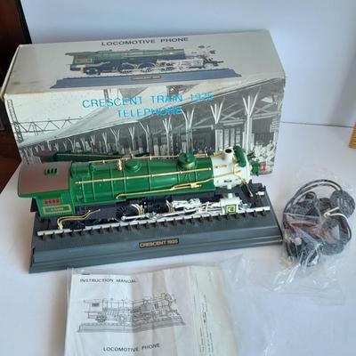 Working new in the box Crescent Train 1925 Locomotive Telephone Landline