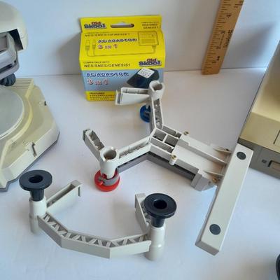 Vintage Nintendo Entertainment center with Eight Games, Rob Robot, Gun, AND MORE