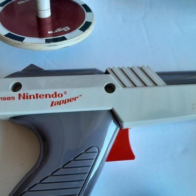 Vintage Nintendo Entertainment center with Eight Games, Rob Robot, Gun, AND MORE
