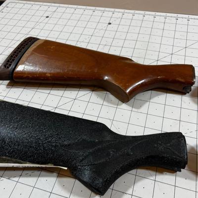 2 Remington Stocks and 4 Grips 