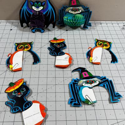 Beistle Co, Made in the USA; (7) Bat, Owl, Cats and Spider