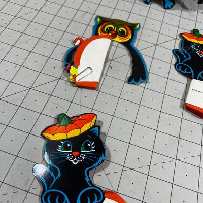 Beistle Co, Made in the USA; (7) Bat, Owl, Cats and Spider