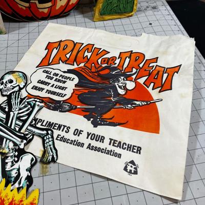 1960's Paper Halloween Cardboard Decorations: 2 Skeletons, Accordion Tissue Witch, Paper Bag, Balloons & Witch. 
