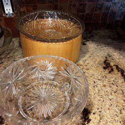 Glass and Wood Serving Bowls (6) 