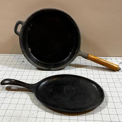 2 Pieces of Case Iron, Skillets 