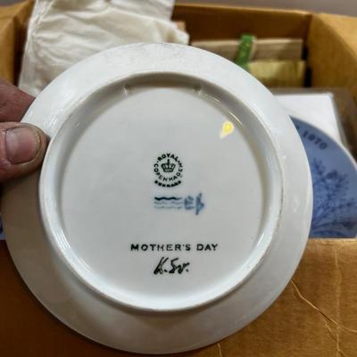 BLUE Royal Copenhagen 1971 Mothers Day! 