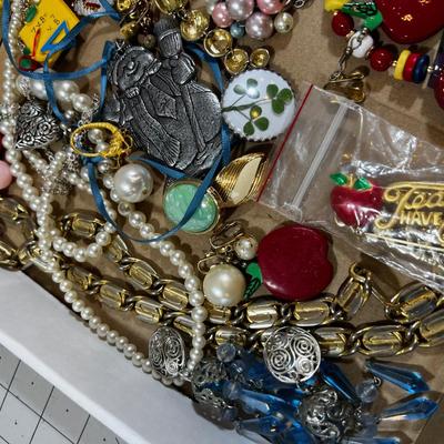 Tray of Custom Jewelry; Faux Pearl etc. 