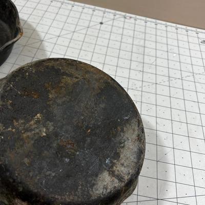 2 Cast Iron Fry Pan Skillets 7" & 10" 