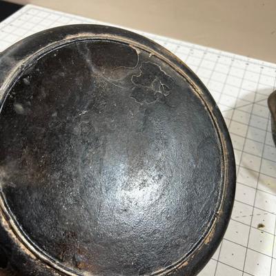 2 Cast Iron Fry Pan Skillets 7" & 10" 