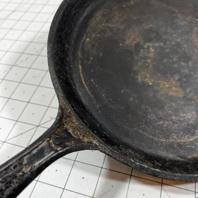 2 Cast Iron Low Skillets 6" & 8-1/2" 