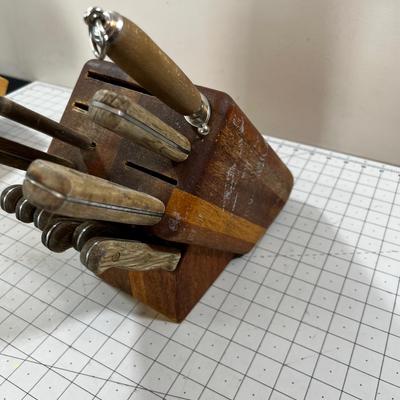 # 1 Block of Chicago Cutlery 