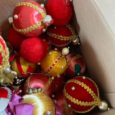 Box of Velvet and Spun Glass Christmas Ornaments Red & Gold 