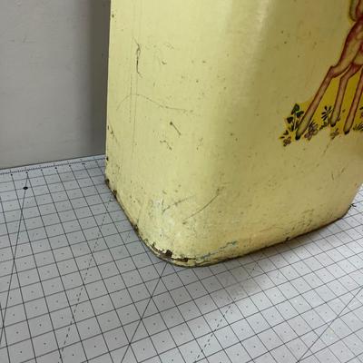 Vintage Hamper with Cute Deer