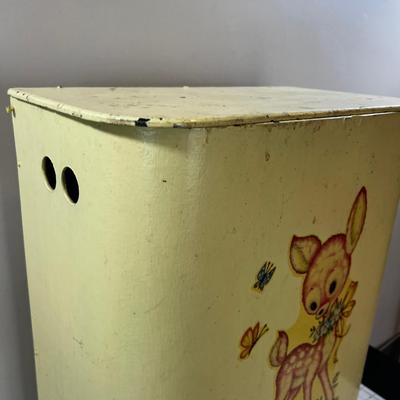 Vintage Hamper with Cute Deer